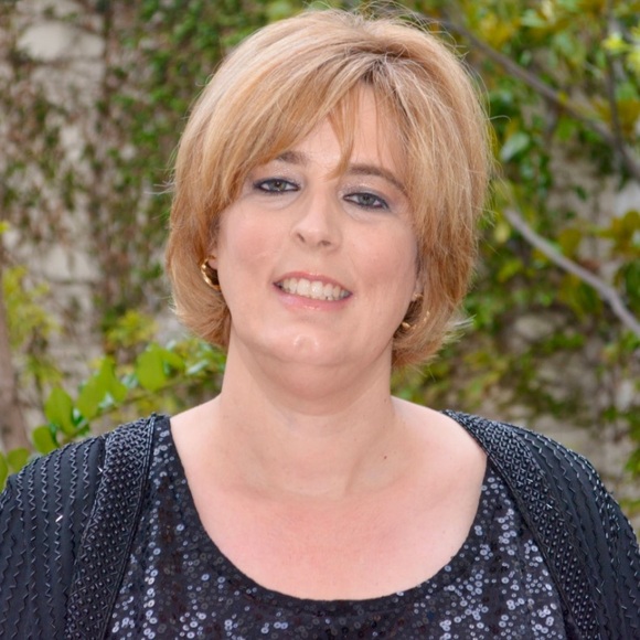 Meet your Posher, Stacey Press like to get notified of my events. - Picture 3 of 13